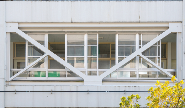 鉄骨ブレースによる補強（外付け）