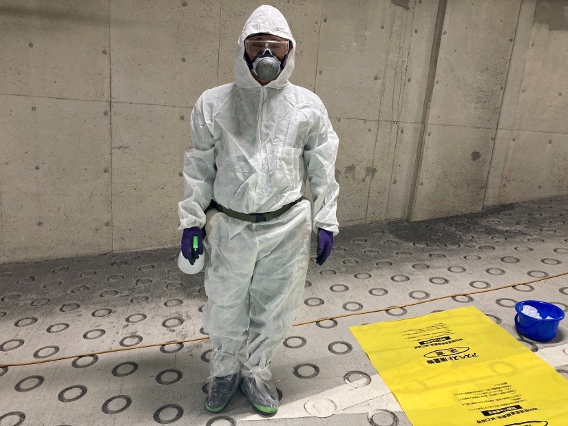 アスベスト含有壁面での作業前点検