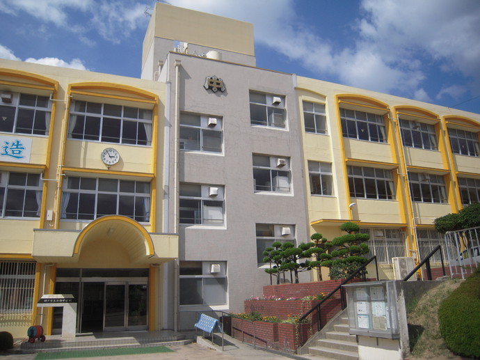 小部中学校便所他改修工事(中・南校舎内)