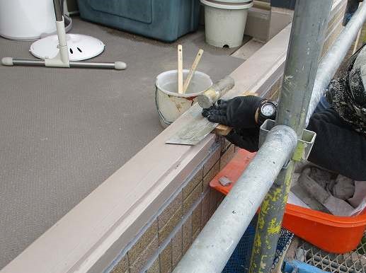 バルコニー手摺の改修工事を行いました