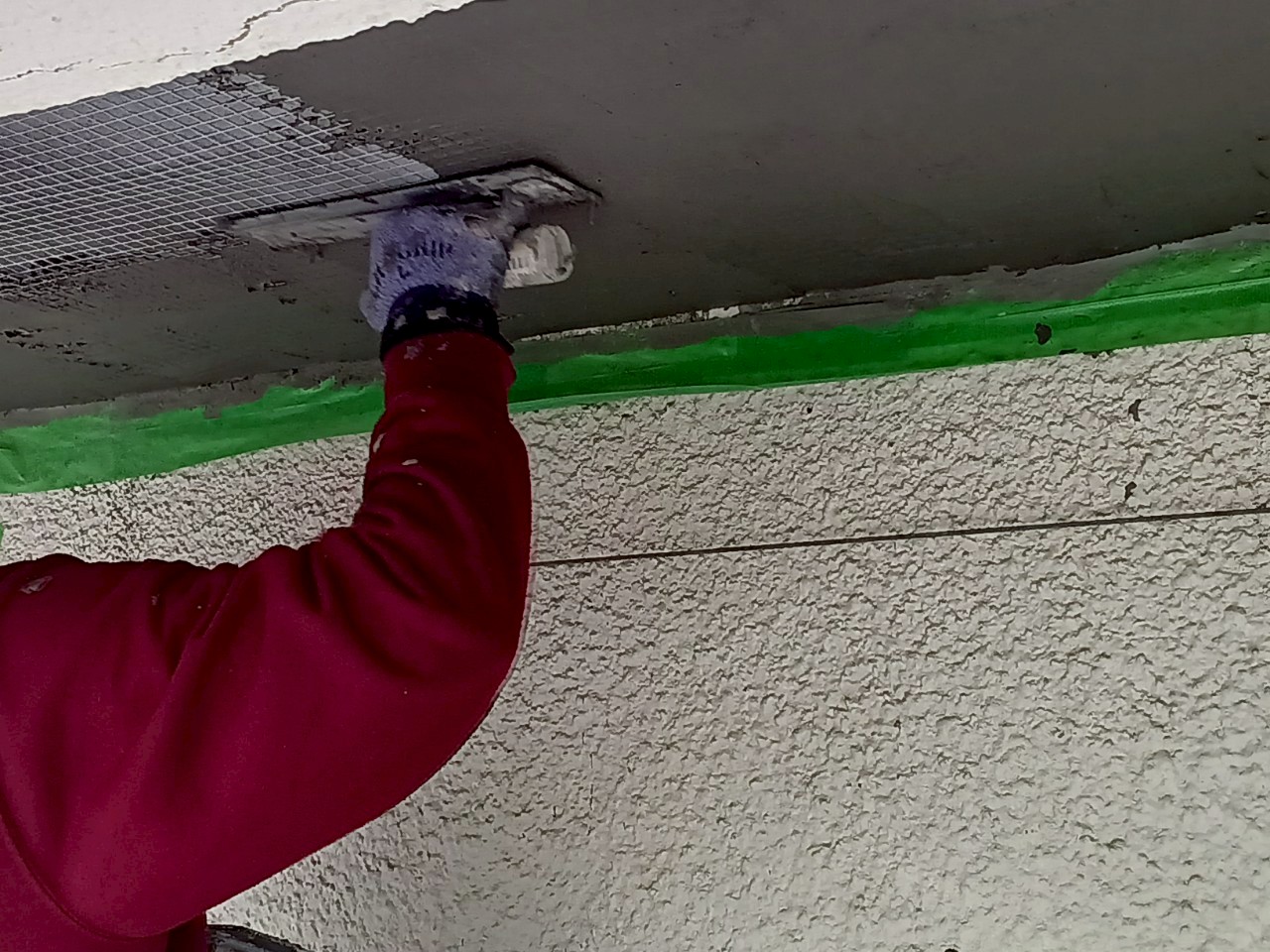 天井の剥落防止工法を施工しました